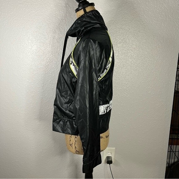 Koral Womens size S Black Reptile Print Janus Python Full Zip Jacket Gym Lined - Picture 8 of 10